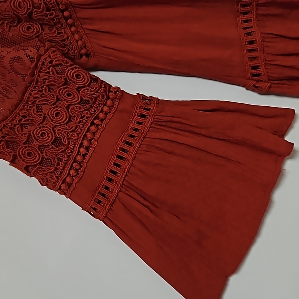 Taylor & Sage burgundy maroon boho top lace crochet hi-lo bell sleeve Med. - Picture 5 of 8